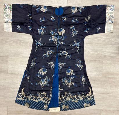 CHINE - XIXe siècle.
Set of six women's jackets...