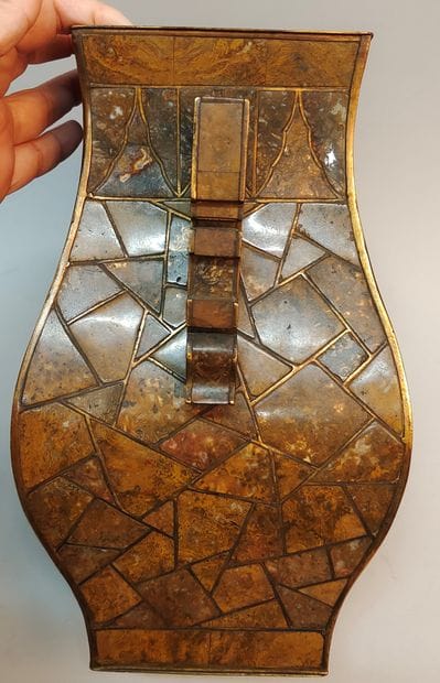CHINE - XVIIIe-XIXe siècles.
Fanghu vase...
