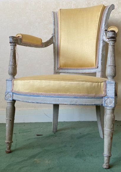 Fauteuil en bois relaqué gris rechampi gris...