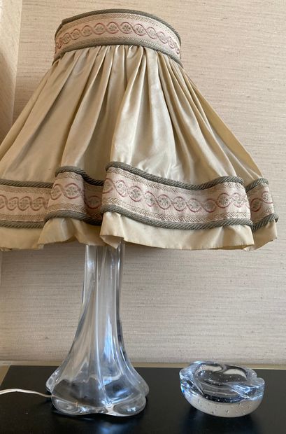 DAUM France. - Lamp stand in stretched crystal,...