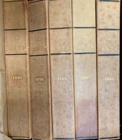 Suite de cinq volumes de la revue Les Arts...