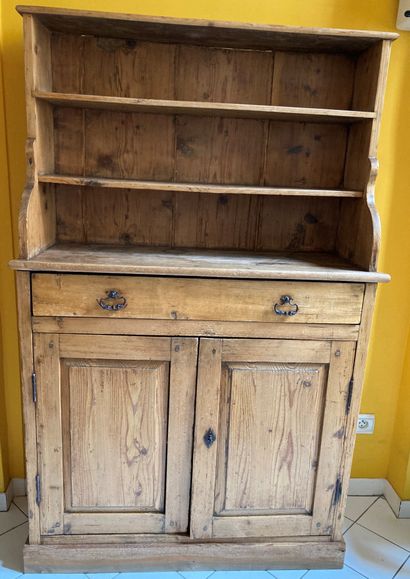 Rustic credenza sideboard in pine, the belt...