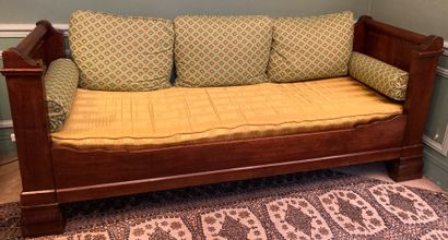 Petit lit à usage de banquette en acajou...