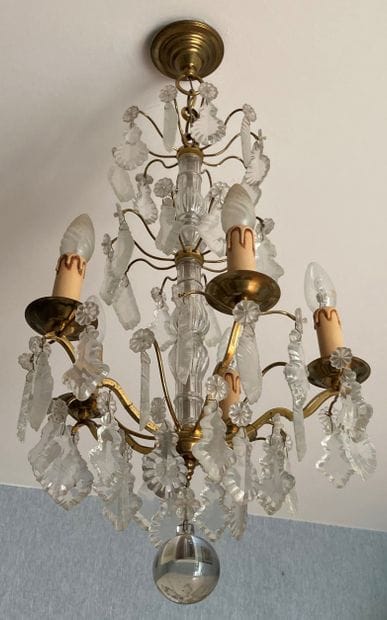 Lustre garni de pendeloques de cristal, à...