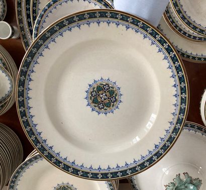 Part of table service in earthenware of Sarreguemines....