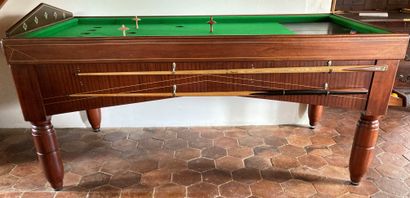 Billard russe en acajou marqueté de filets...