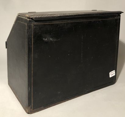Coffret à couture en bois de placage et palissandre...