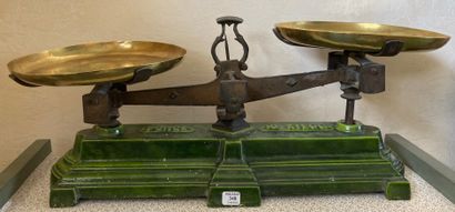 Household scale in green enamelled cast iron,...