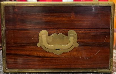 Mahogany travel case. Decorated with inlaid...