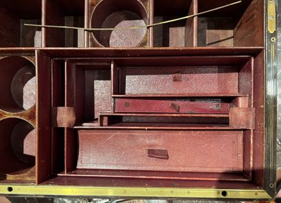 Mahogany travel case. Decorated with inlaid...