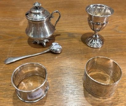 Silver set (950) : - an egg cup on pedestal,...