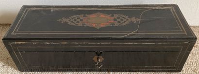 Three glove boxes : - one in burr, the lid...