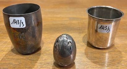 Silver ovoid tumbler (950). Figured 