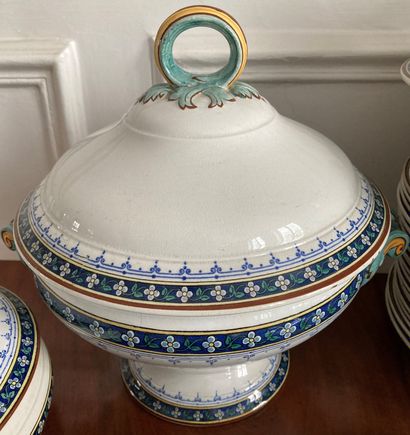 Part of table service in earthenware of Sarreguemines....