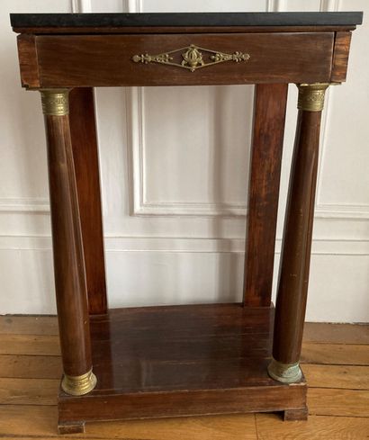 Petite console en bois teinté façon acajou....