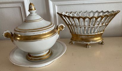 White porcelain of the XIXth century enhanced...