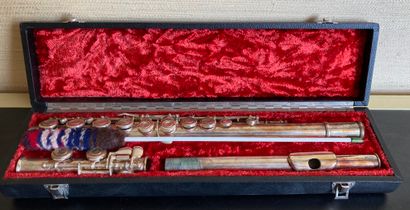Paul BEUSHER. Flute in silver plated metal....