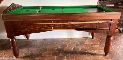 Billard russe en acajou marqueté de filets...