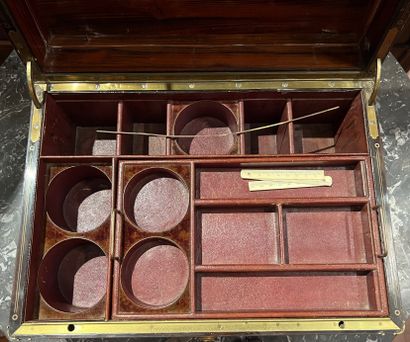 Mahogany travel case. Decorated with inlaid...