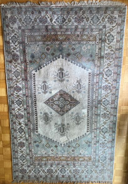 Set of carpets : - Oriental carpet in wool...
