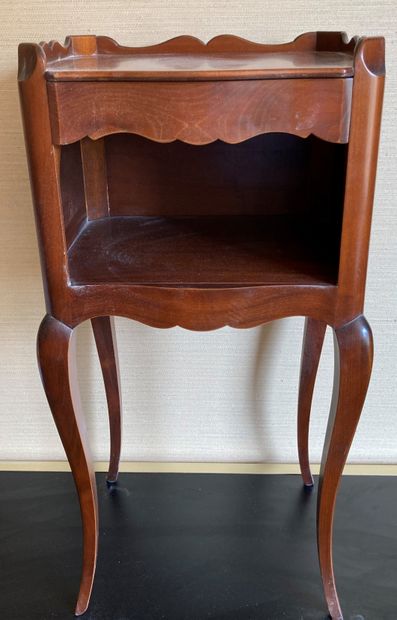 Ensemble de mobilier en bois naturel : table...