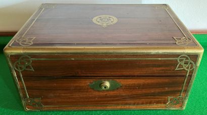 Mahogany travel case. Decorated with inlaid...
