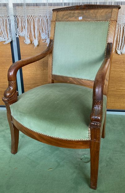 Fauteuil en acajou et placage d'acajou, le...