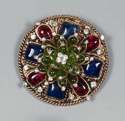 CHANEL - Paris.
Importante broche ronde,...
