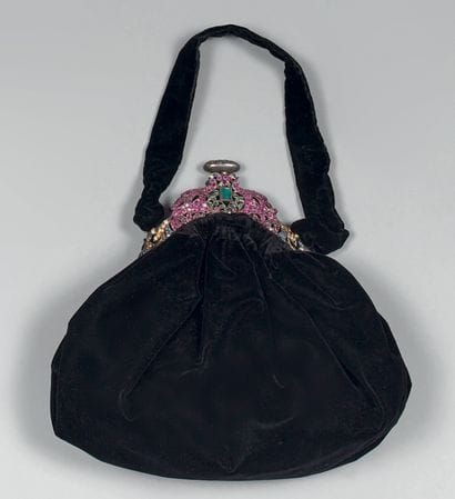 Sac du soir en velours noir, le fermoir en...