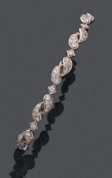 Bracelet en or gris 18K (750), orné de diamants,...