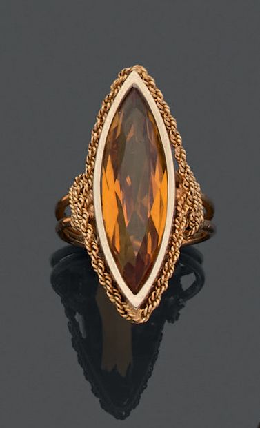 Marquise ring in 18K (750) yellow and white...