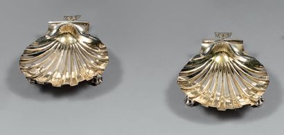 Paire de coupes coquille en argent et vermeil...