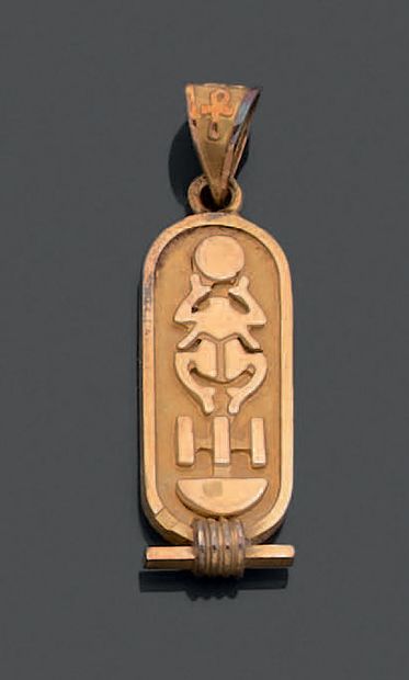 Deux pendentifs égyptiens en or jaune 18K...