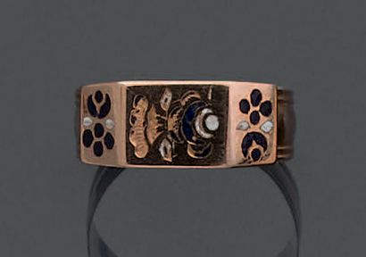 Bague en or jaune 18K (750), à pans émaillés...