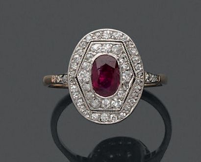 Bague en platine et or jaune 18K (750), ornée...