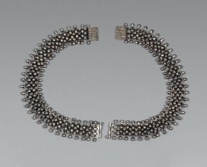 Collier de chien en argent (800), composé...