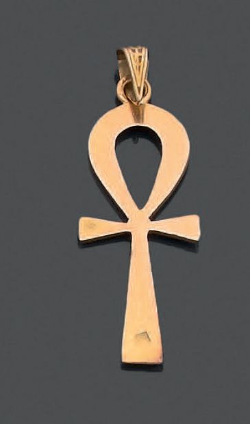 Deux pendentifs égyptiens en or jaune 18K...