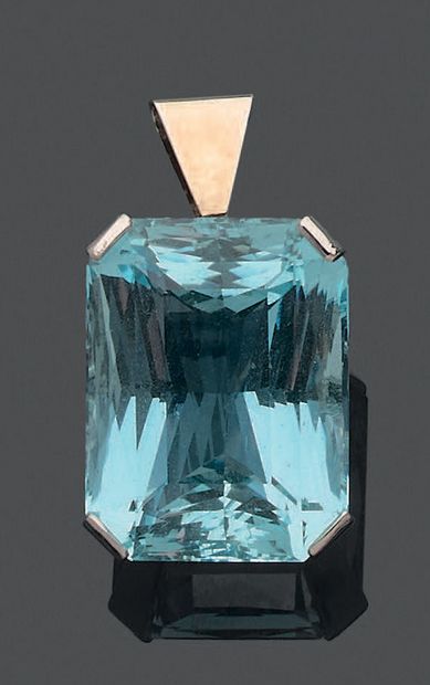Pendentif en or gris 18K (750), ornée d'une...