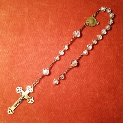 Fragment de chapelet en or jaune 18K (750),...
