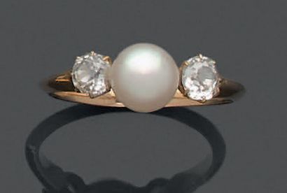 Bague en or jaune 18K (750), ornée d'une...