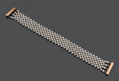 Bracelet formé d'une résille de petites perles...