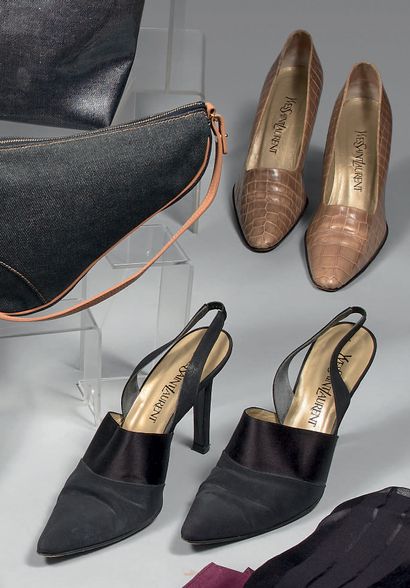 Yves Saint-Laurent

Cinq paires de chaussures...