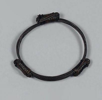 Bracelet en poils d'éléphant à trois motifs...