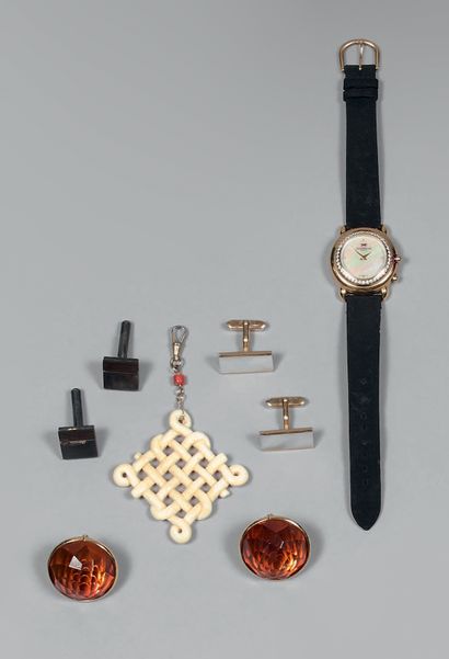Ensemble de bijoux fantaisie : pendentif...