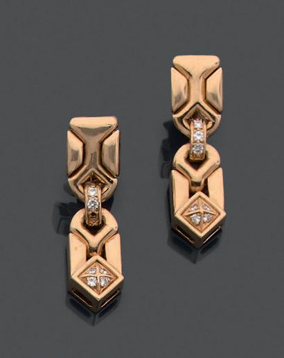 Paire de boucles d'oreille articulées en...