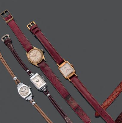 Quatre montres de dame en acier ou métal...