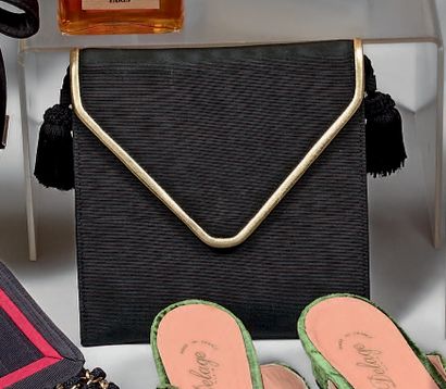 Van CLEEF & ARPELS.
Evening clutch in black...