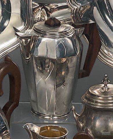 Silver jug (950), with sides, the lid and...