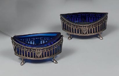 Pair of silver salad bowls (950), of shuttle...