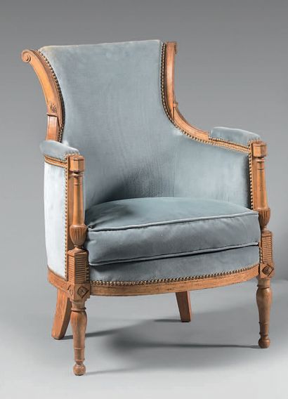 Bergère in natural wood molded with palmettes...